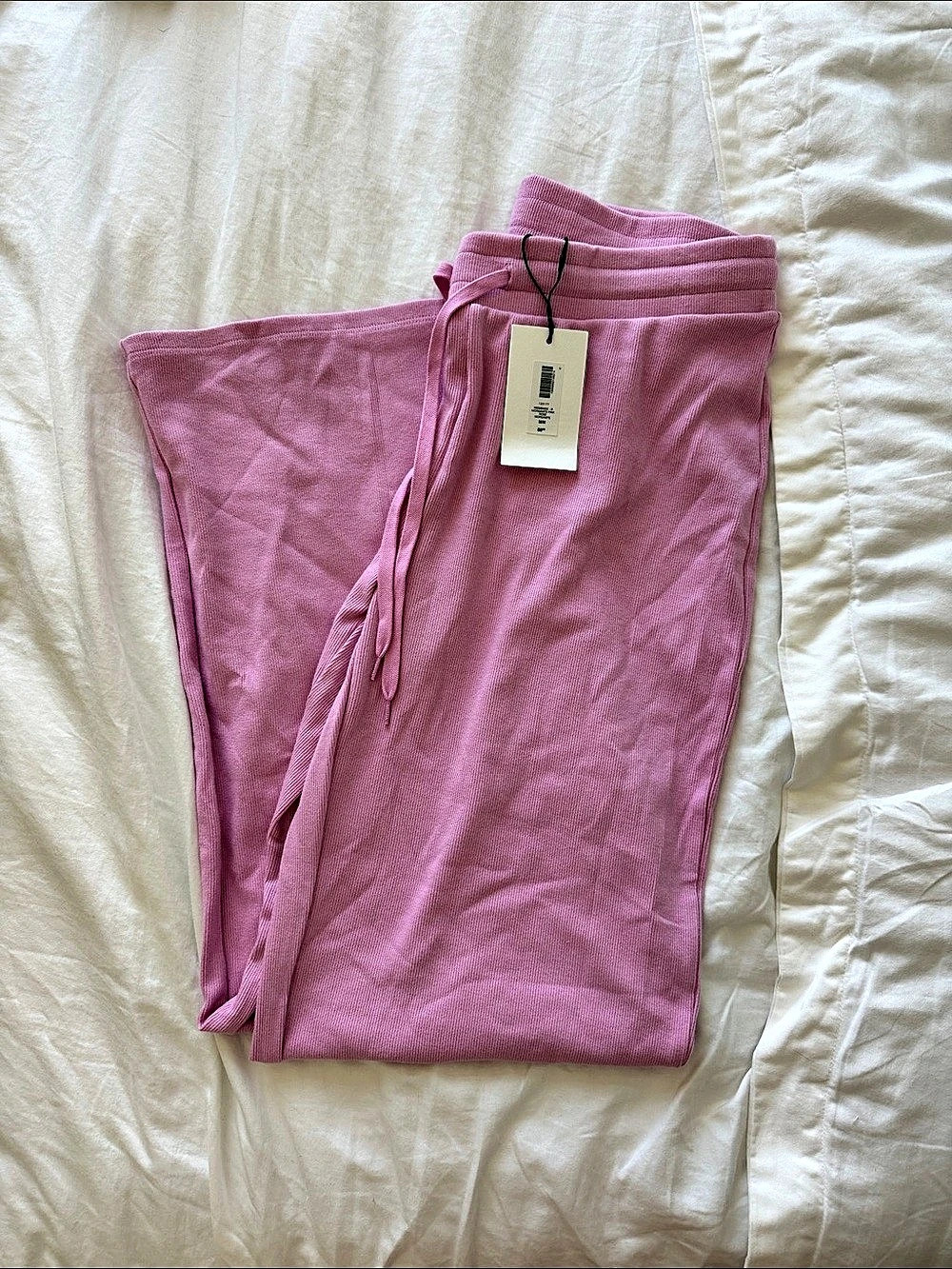 Aritzia Homestretch Kickback Pant Pants in Morganite Pink Size Medium NWT